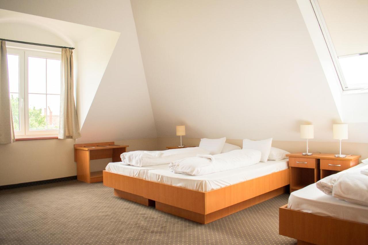 P4W Hotel Residence Szombathely Exterior photo