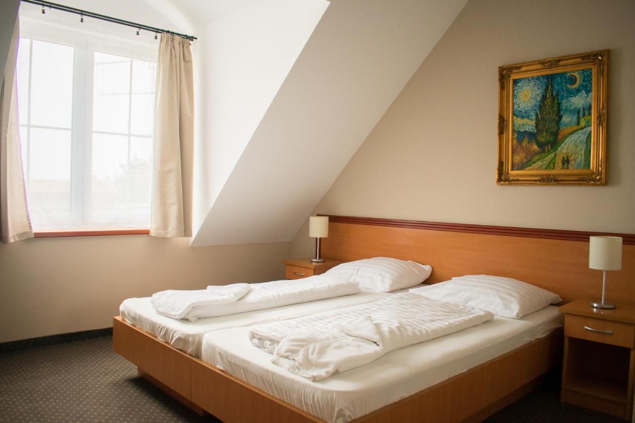 P4W Hotel Residence Szombathely Exterior photo